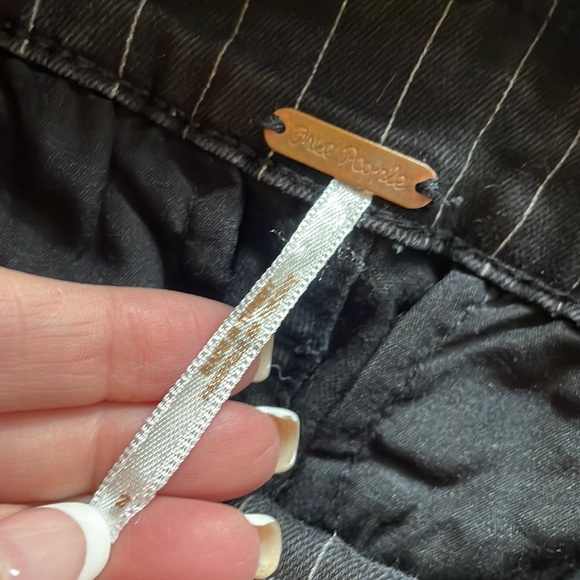 Free People Montella Black Pinstripe High Waisted Cropped Pants Size 2 - Picture 3 of 15